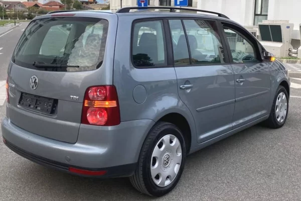 Auto in Vendita a Tirana - 5,300 Euro