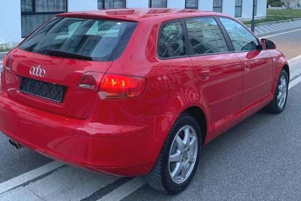 Auto in Vendita a Tirana - 5,300 Euro