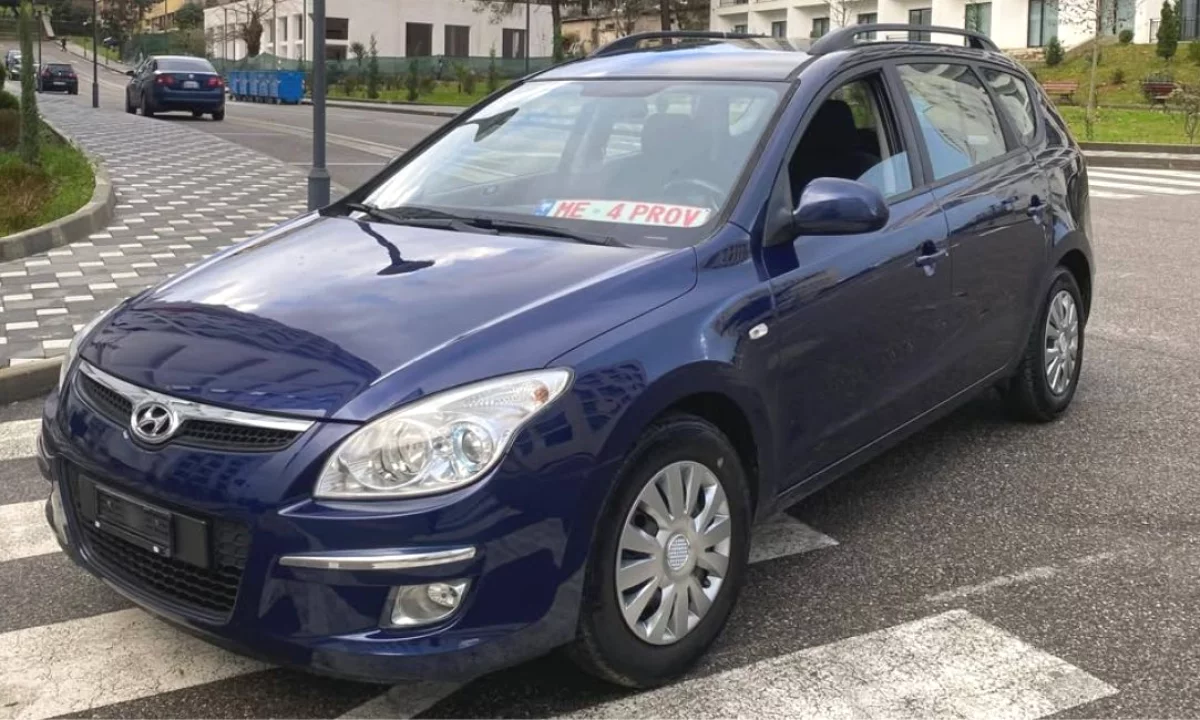 Auto in Vendita a Tirana, Hyundai, 2003 Diesel,Kambio Automatik Pagamento 4,300  Euro.