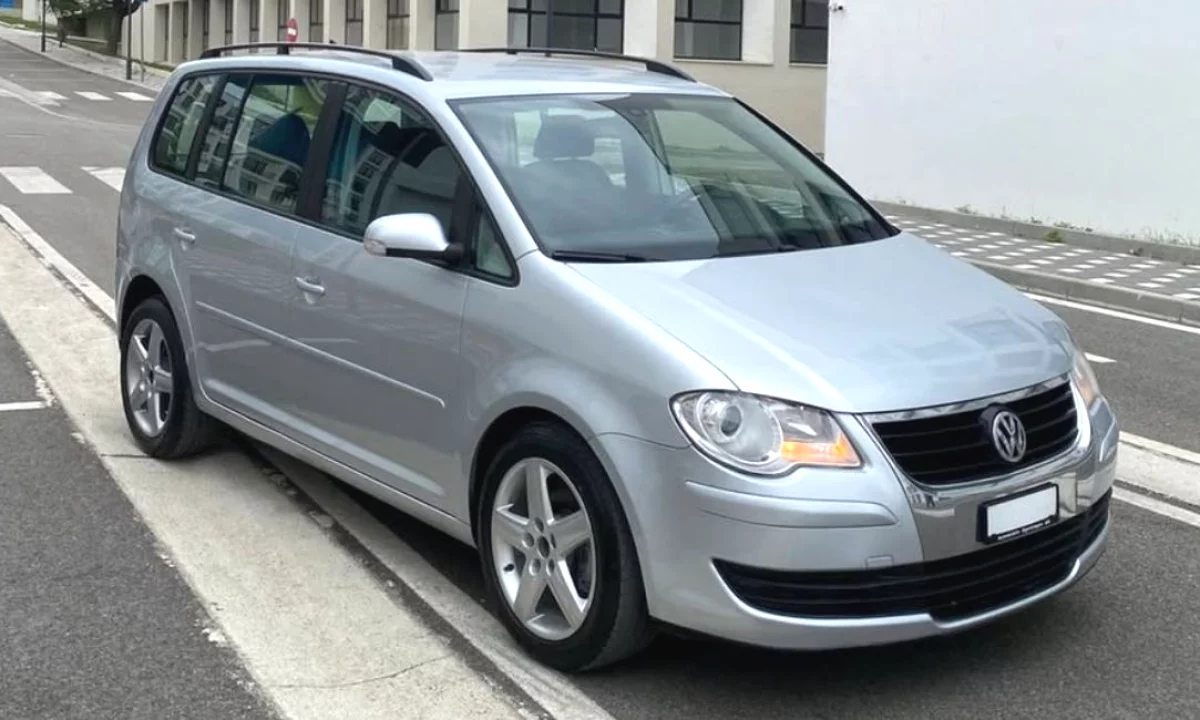 Auto in Vendita a Tirana, Volkswagen, 2005 Diesel,Kambio Automatik Pagamento 5,300  Euro.