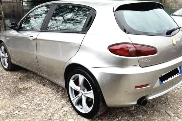 Auto in Vendita a Tirana - 2,500 Euro