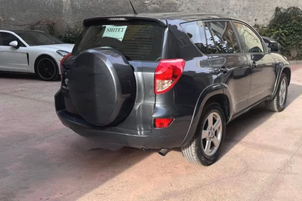 Auto in Vendita a Tirana - 4,900 Euro