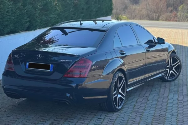 Auto in Vendita a Tirana - 7,999 Euro