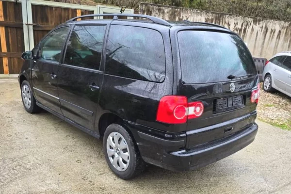 Auto in Vendita a Tirana - 3,900 Euro