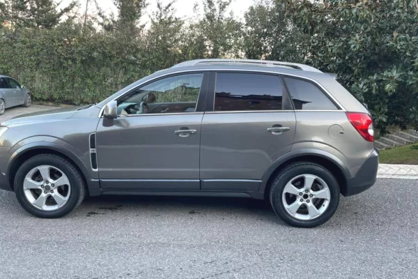 Auto in Vendita a Tirana - 5,500 Euro