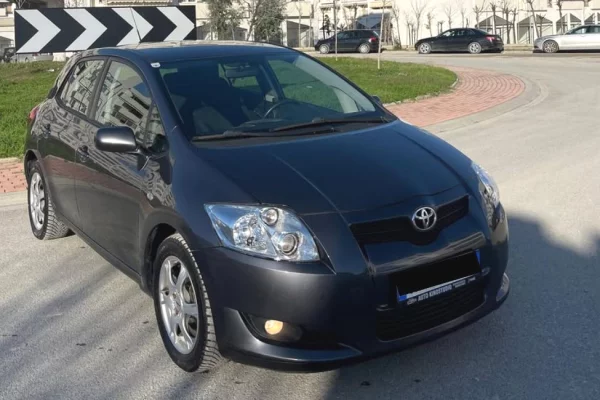 Makina ne shitje ne Tirane - 4,300 Euro