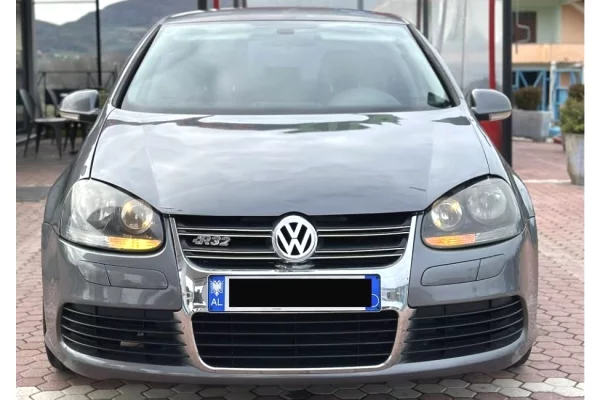 Makina ne shitje ne Tirane - 3,200 Euro