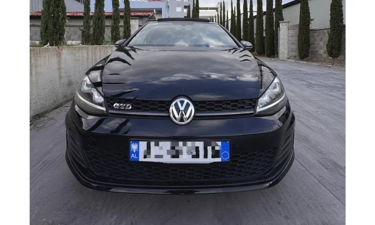 Auto in Vendita a Tirana, Volkswagen, 2015 Diesel,Kambio Automatik Pagamento 11,000  Euro.