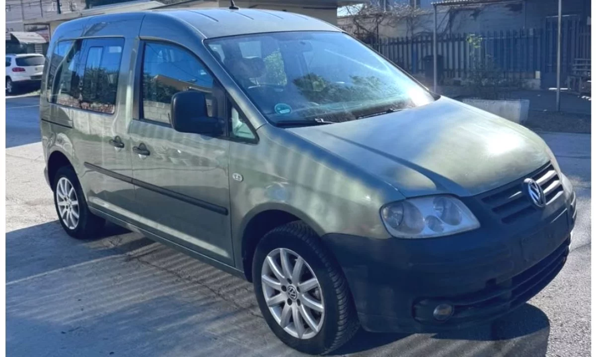 Auto in Vendita a Tirana, Volkswagen, 2006 Diesel,Kambio Automatik Pagamento 5,500  Euro.
