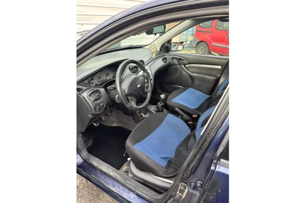 Makina ne shitje ne Tirane - 1,300 Euro