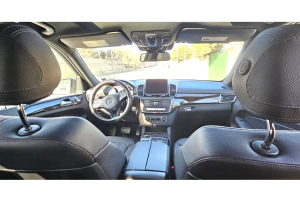 Auto in Vendita a Durazzo - 17,000 Euro