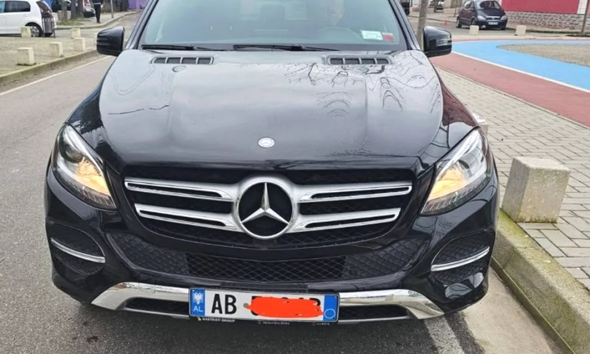 Auto in Vendita a Durazzo, Mercedes-Benz, 2017 Diesel,Kambio Automatik Pagamento 17,000  Euro.