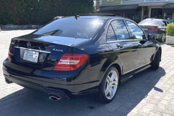 Makina ne shitje ne Tirane - 7,900 Euro