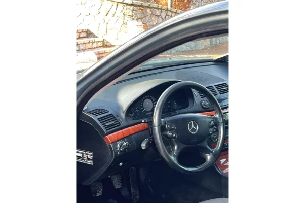 Auto in Vendita a Pogradec - 5,500 Euro