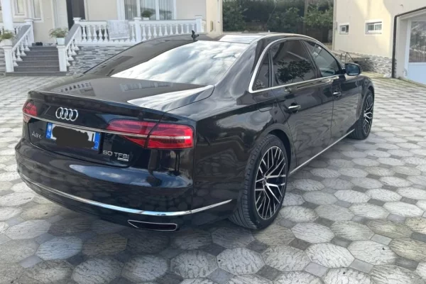 Makina ne shitje ne Tirane - 15,500 Euro