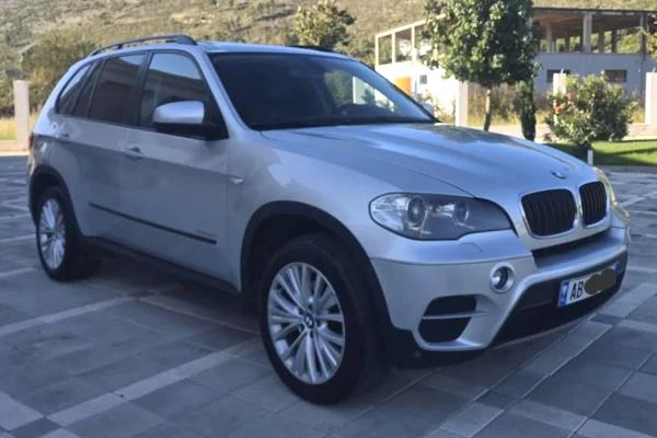 Makina ne shitje ne Lezhe - 8,500 Euro