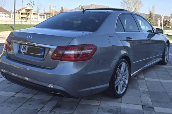 Makina ne shitje ne Lezhe - 9,500 Euro