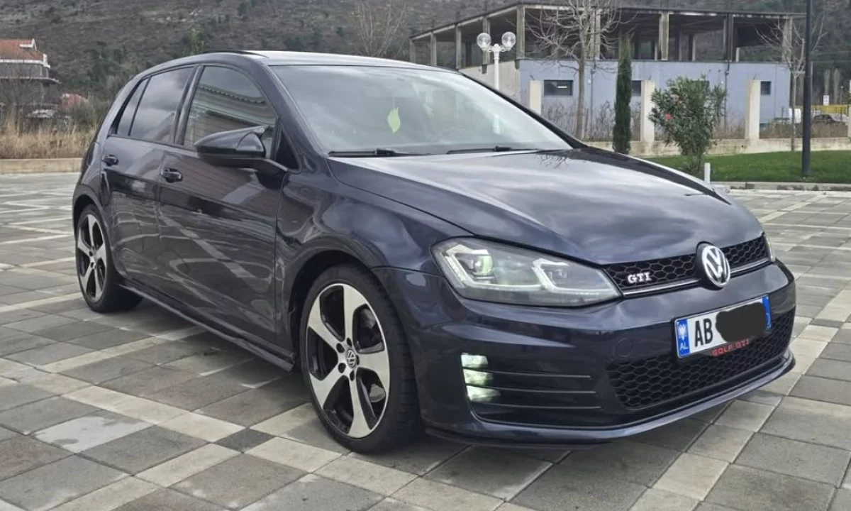 Makina ne shitje ne Lezhe, Volkswagen, 2015 Benzine,Kambio Automatik Pagesa 11,000  Euro.