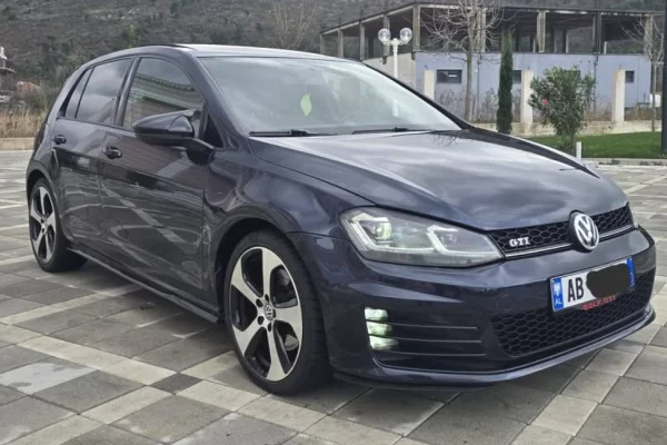 Makina ne shitje ne Lezhe - 11,000 Euro