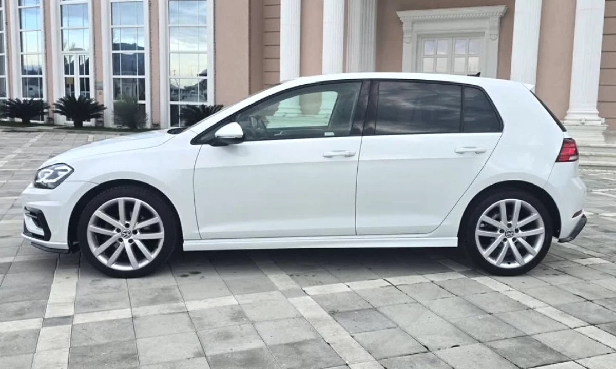 Makina ne shitje ne Lezhe, Volkswagen, 2015 Diesel,Kambio Automatik Pagesa 10,800  Euro.