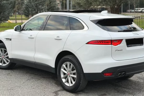 Makina ne shitje ne Tirane, Jaguar, 2018 Diesel,Kambio Automatik Pagesa 14,500  Euro.