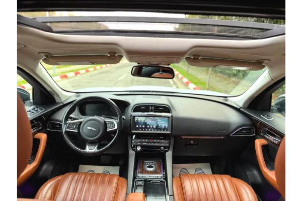 Makina ne shitje ne Tirane, Jaguar, 2018 Diesel,Kambio Automatik Pagesa 14,500  Euro.