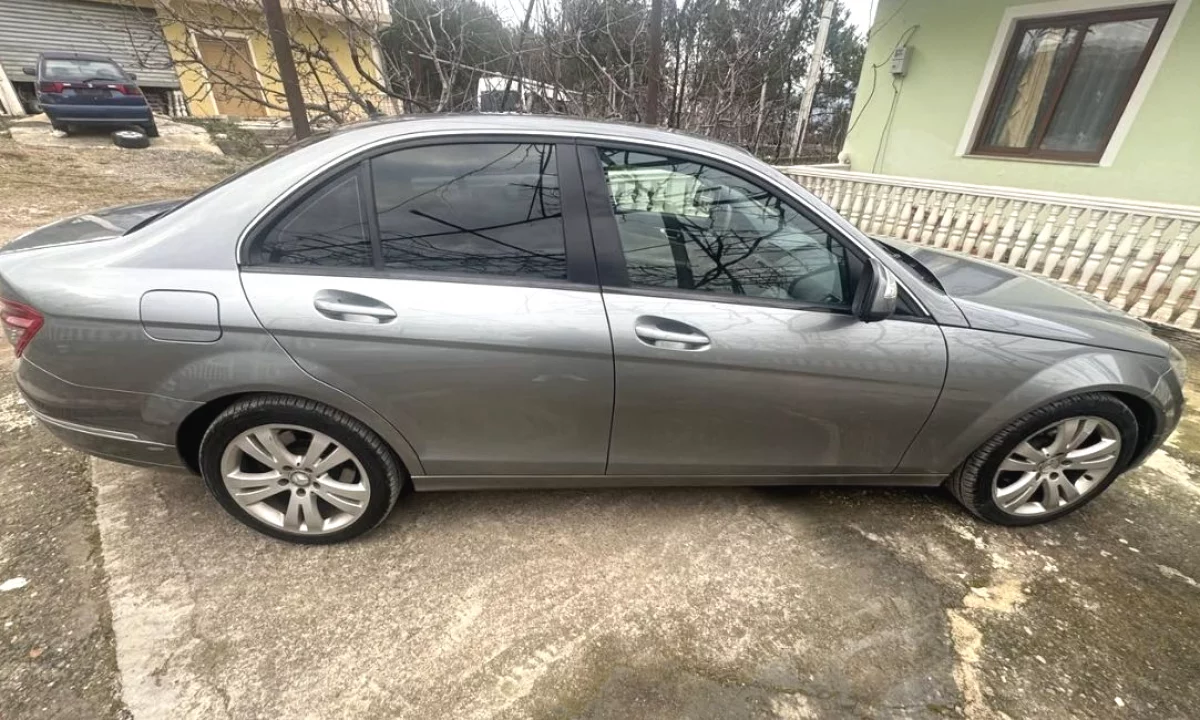 Auto in Vendita a Tirana, Mercedes-Benz, 2008 Diesel,Kambio Automatik Pagamento 5,500  Euro.