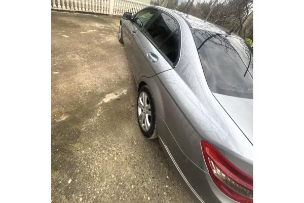 Auto in Vendita a Tirana - 5,500 Euro