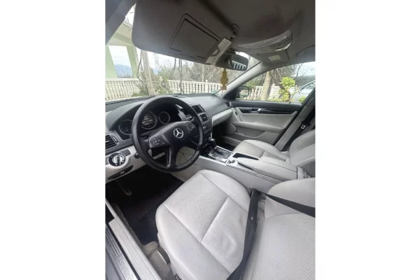 Auto in Vendita a Tirana - 5,500 Euro