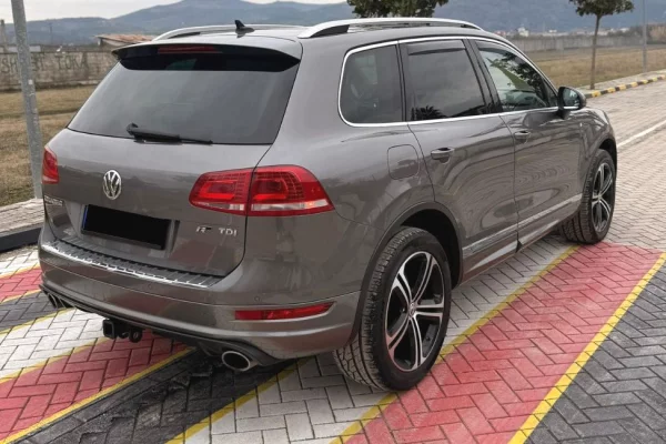 Auto in Vendita a Tirana - 15,800 Euro