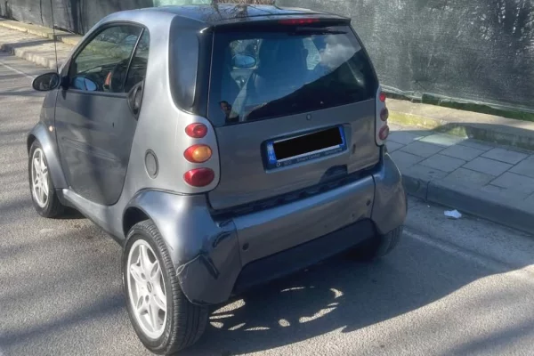 Makina ne shitje ne Tirane - 1,650 Euro