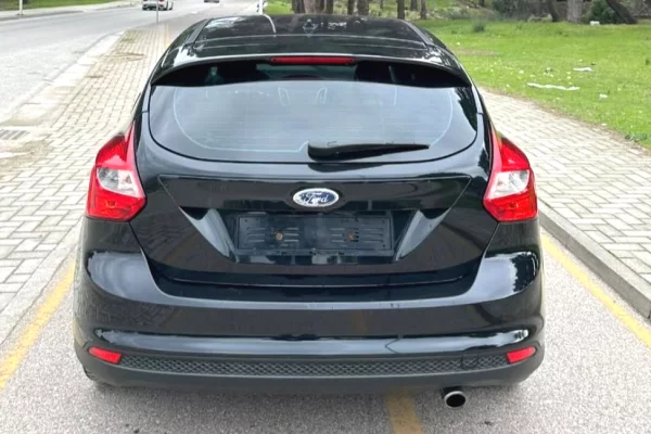 Makina ne shitje ne Tirane - 4,400 Euro