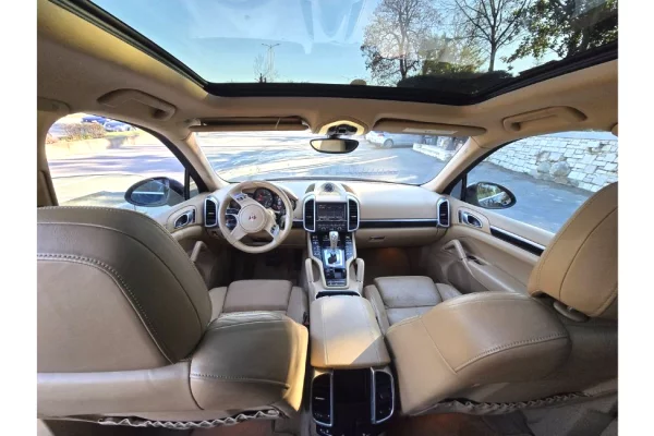 Makina ne shitje ne Tirane, Porsche, 2016 Diesel,Kambio Automatik Pagesa 17,800  Euro.