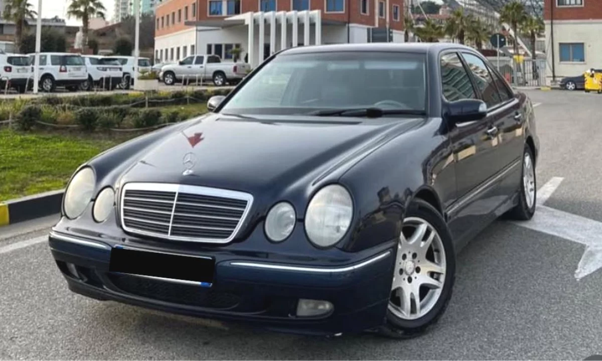 Auto in Vendita a Tirana, Mercedes-Benz, 2001 Diesel,Kambio Automatik Pagamento 3,000  Euro.