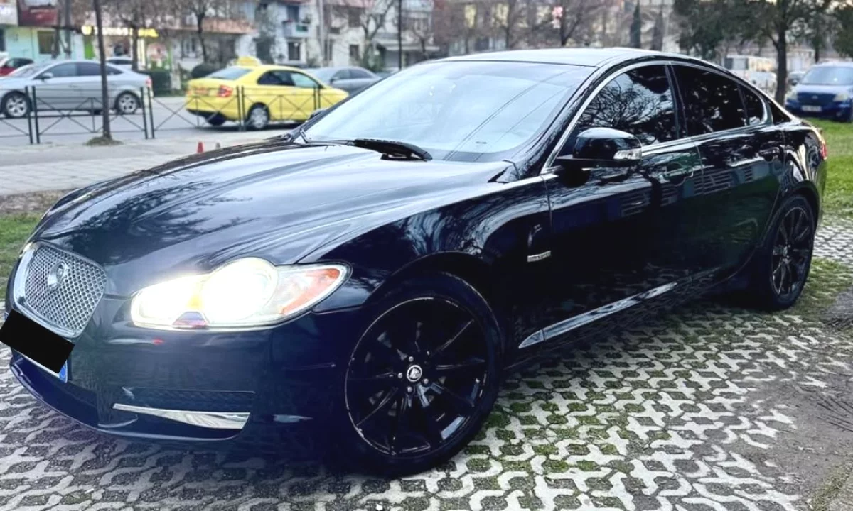Auto in Vendita a Tirana, Jaguar, 2010 Benzine,Kambio Automatik Pagamento 8,800  Euro.