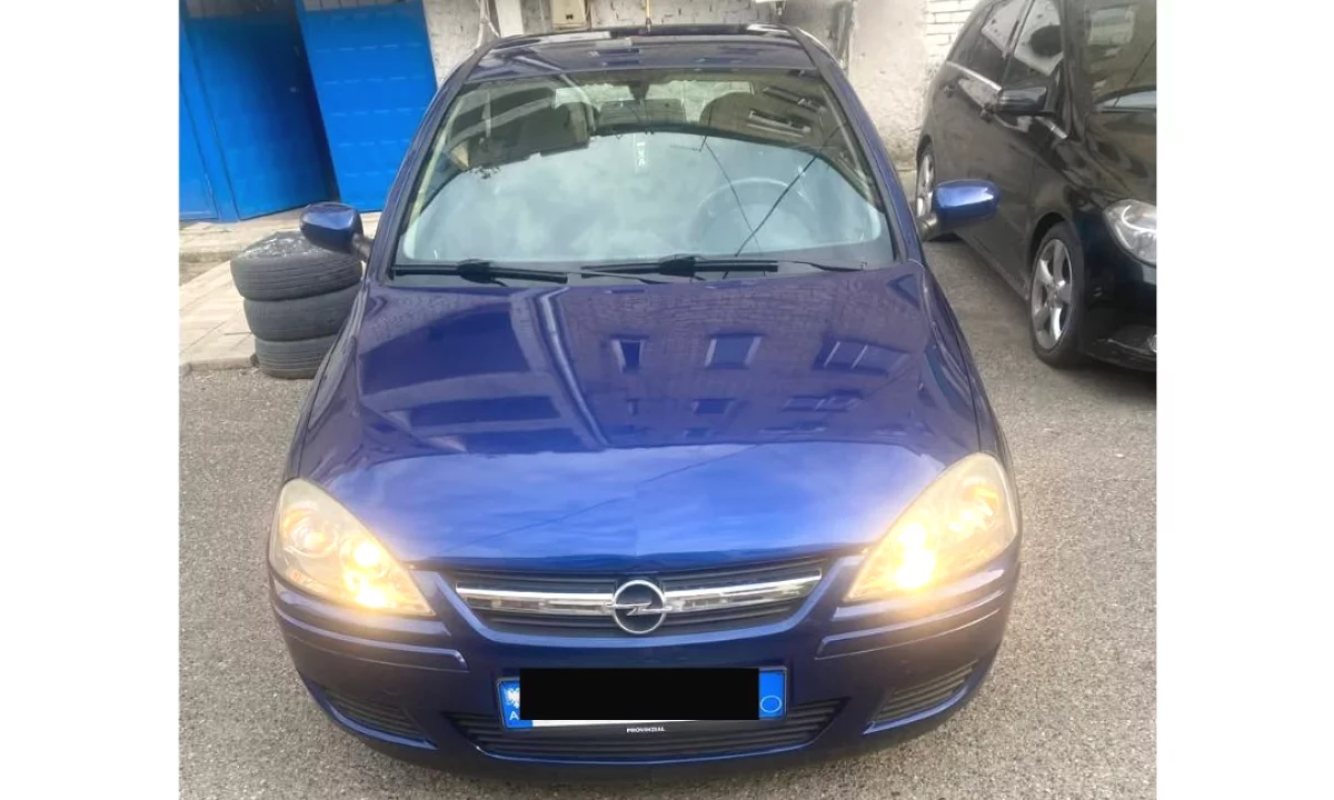 Auto in Vendita a Tirana, Opel, 2005 Benzine,Kambio Manual Pagamento 2,000  Euro.