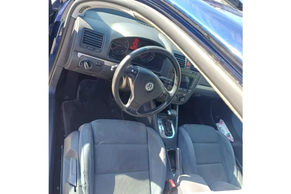 Makina ne shitje ne Tirane - 3,700 Euro