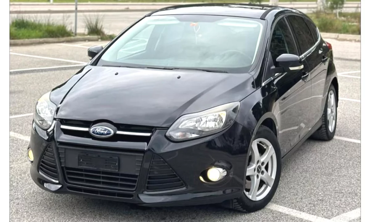 Makina ne shitje ne Tirane, Ford, 2011 gasoline-gas,Kambio Manual Pagesa 4,400  Euro.