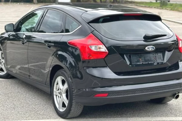 Makina ne shitje ne Tirane - 4,400 Euro