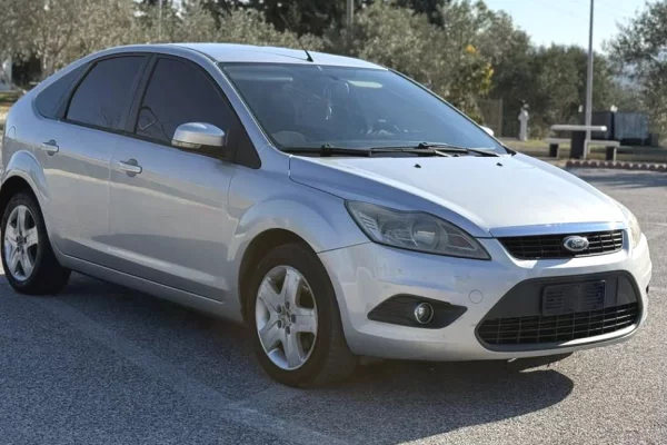 Makina ne shitje ne Fier - 3,300 Euro