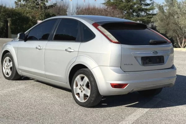 Makina ne shitje ne Fier - 3,300 Euro