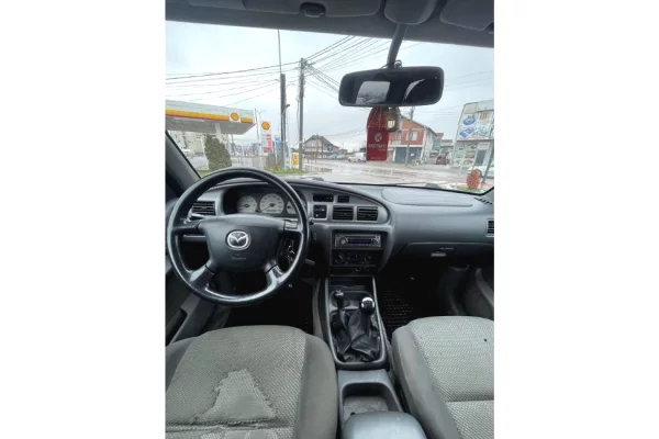 Auto in Vendita a Peja, Mazda, 2005 Diesel,Kambio Automatik Pagamento 7,400  Euro.