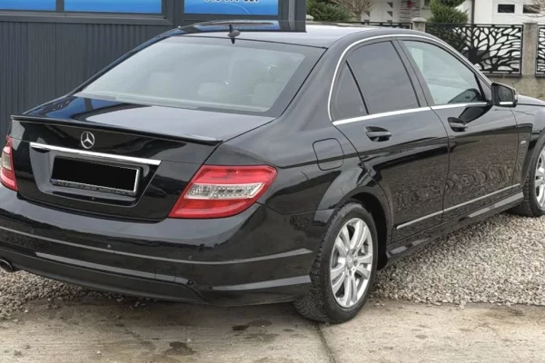 Auto in Vendita a Pristina - 10,700 Euro