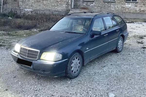 Cars for sale in Tirana - 1,200 Euro