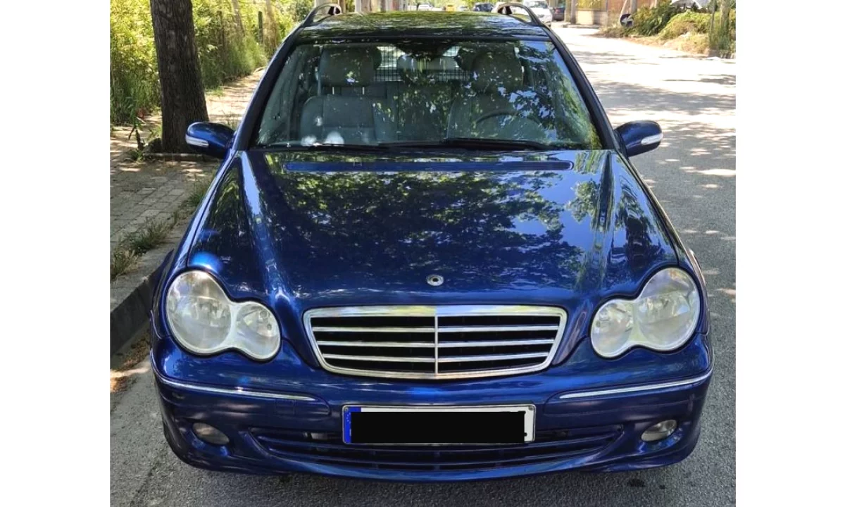 Makina ne shitje ne Fier, Mercedes-Benz, 2007 Diesel,Kambio Manual Pagesa 3,700  Euro.