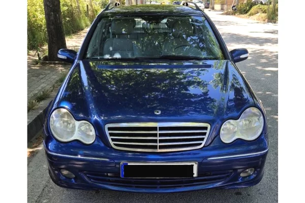 Makina ne shitje ne Fier - 3,700 Euro