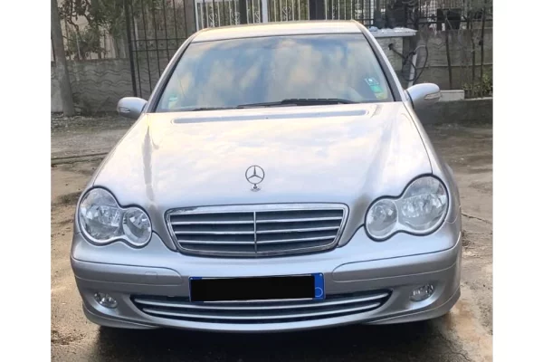 Auto in Vendita a Tirana - 5,500 Euro