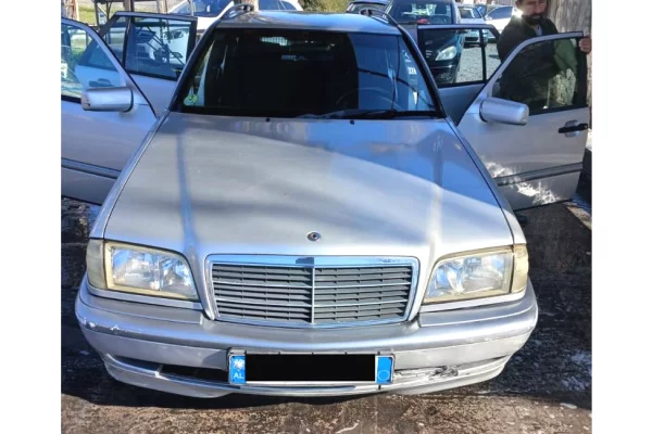 Auto in Vendita a Tirana - 2,000 Euro