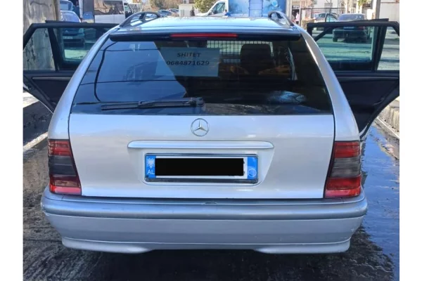 Auto in Vendita a Tirana - 2,000 Euro