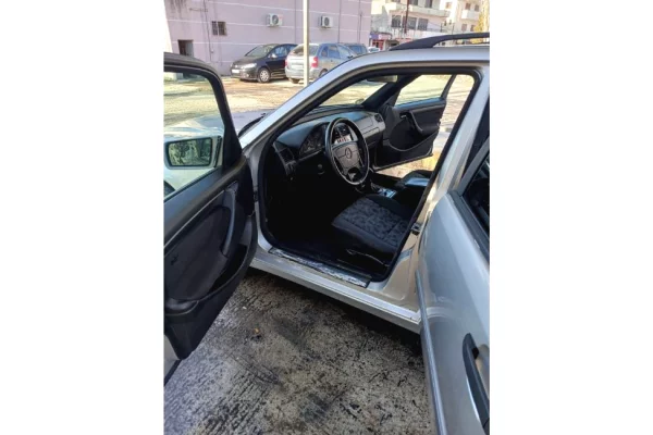 Auto in Vendita a Tirana - 2,000 Euro